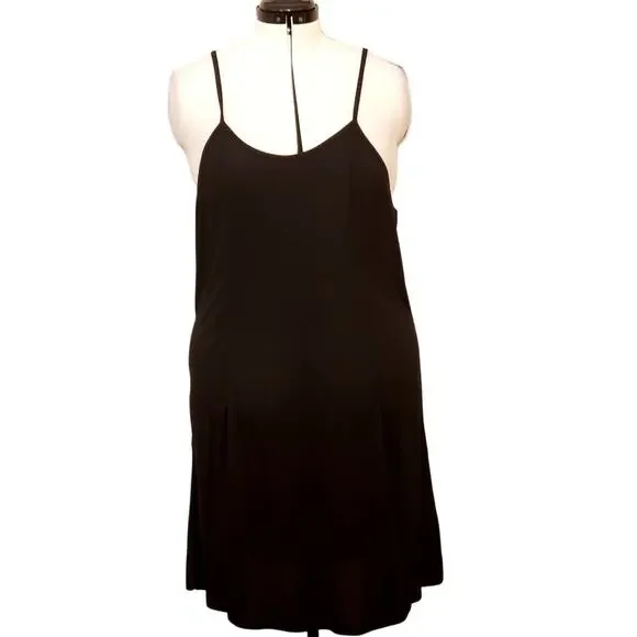 The Paragon Black Lace Two‑Piece Dress Set - Picture 2 of 9